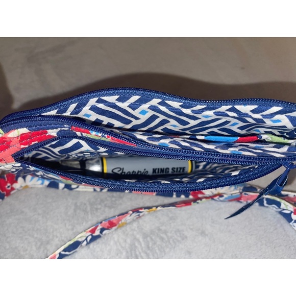 Vera Bradley Crossbody Purse - Picture 7 of 10